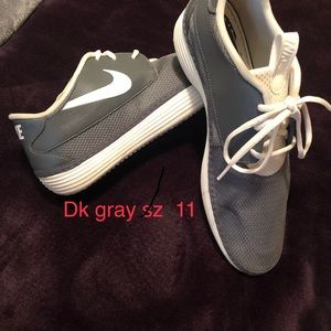 Men’s / boys tennis shoes